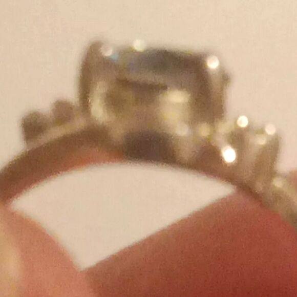 925 oval and amethyst ring size 9 - Picture 3 of 4